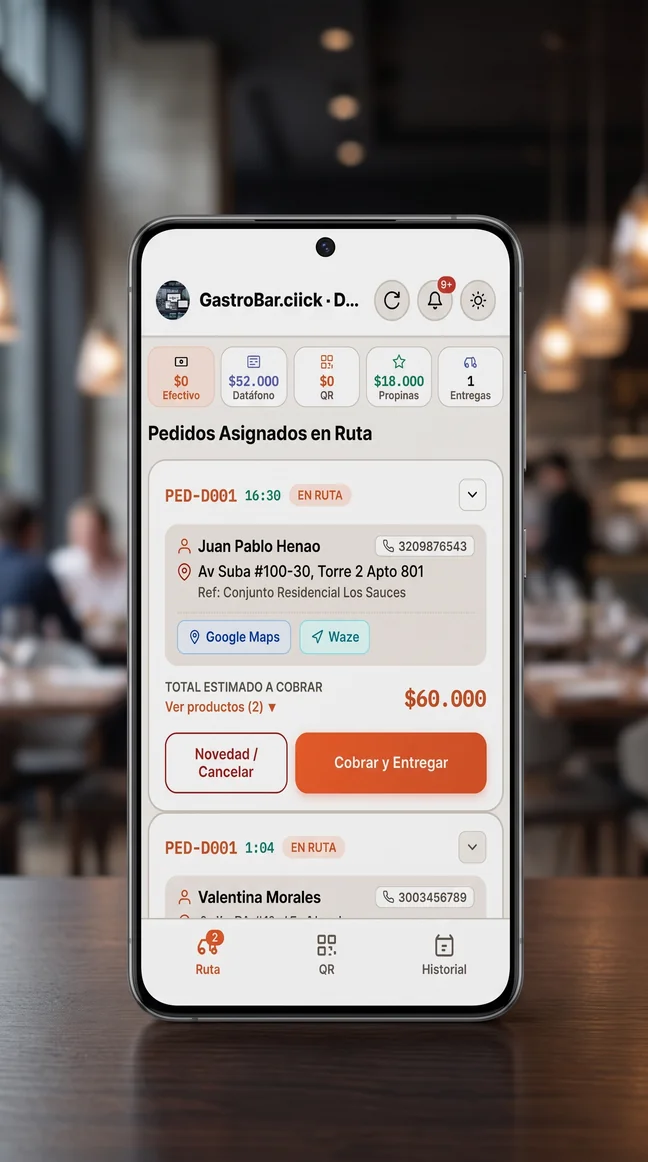 App de domiciliarios de GastroBar.click en celular, con navegación GPS a Waze y Google Maps
